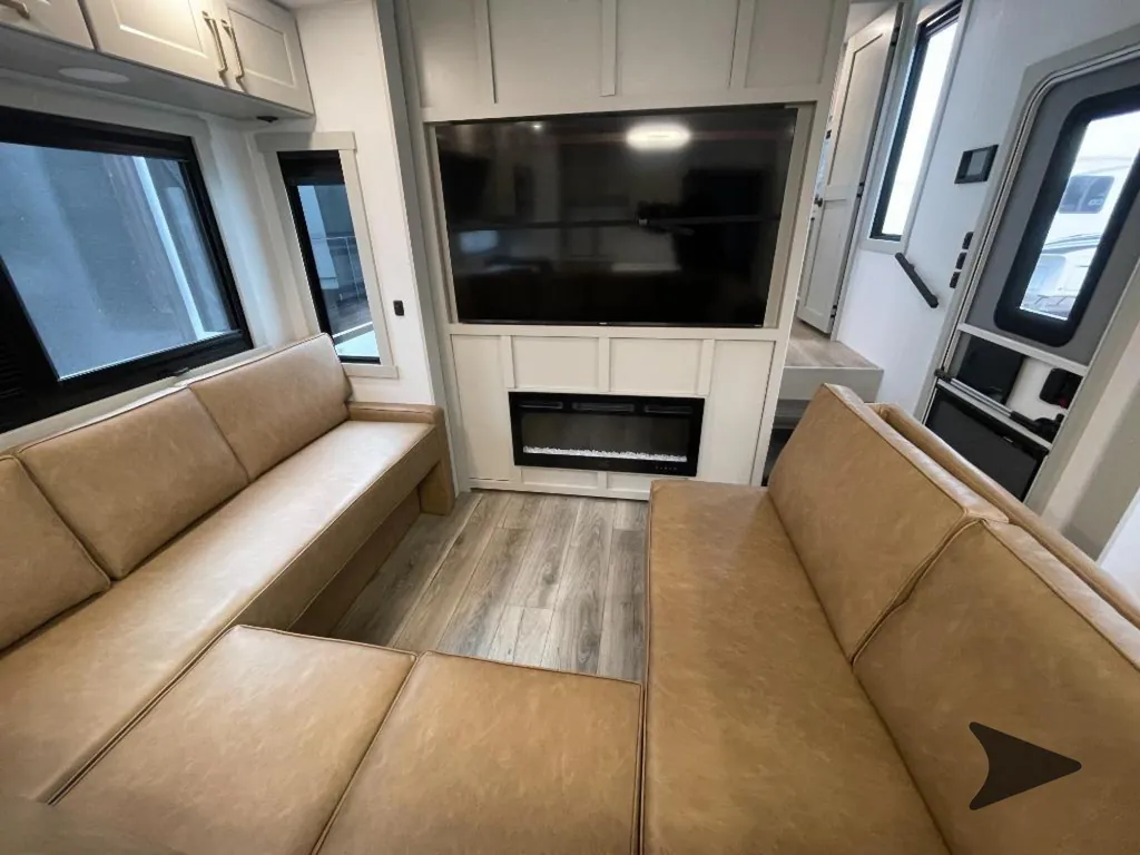2026 Brinkley Model G 3950, Photos photo 32
