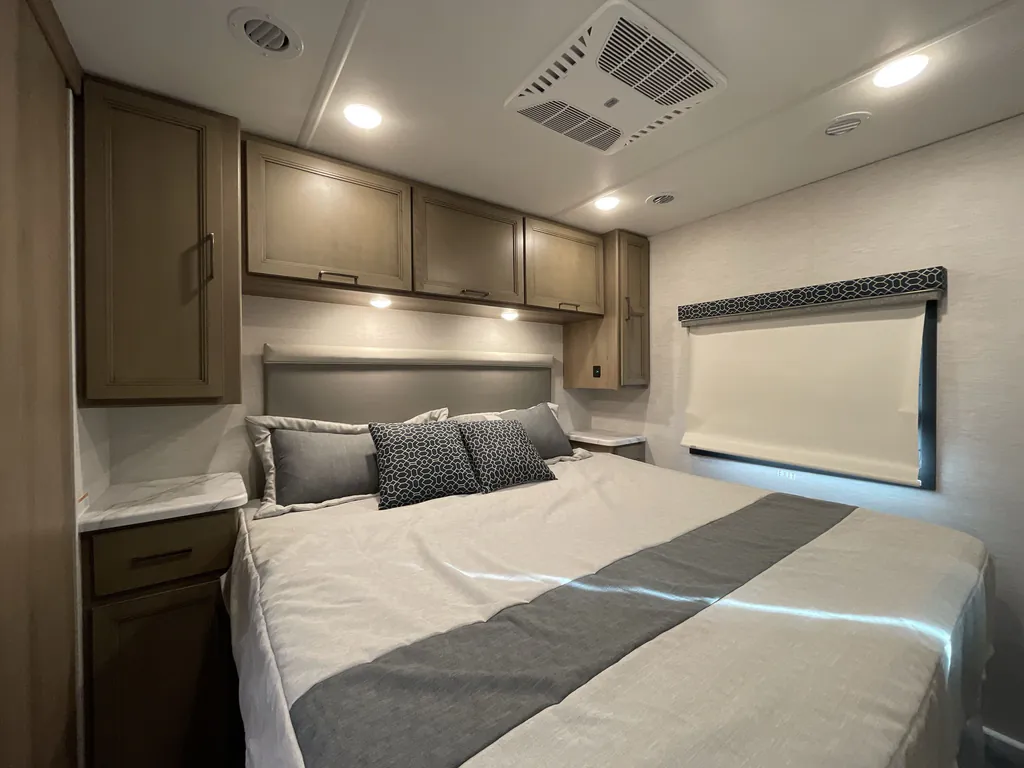 2026 Thor Motor Coach Freedom Traveler A29, Photos photo 13