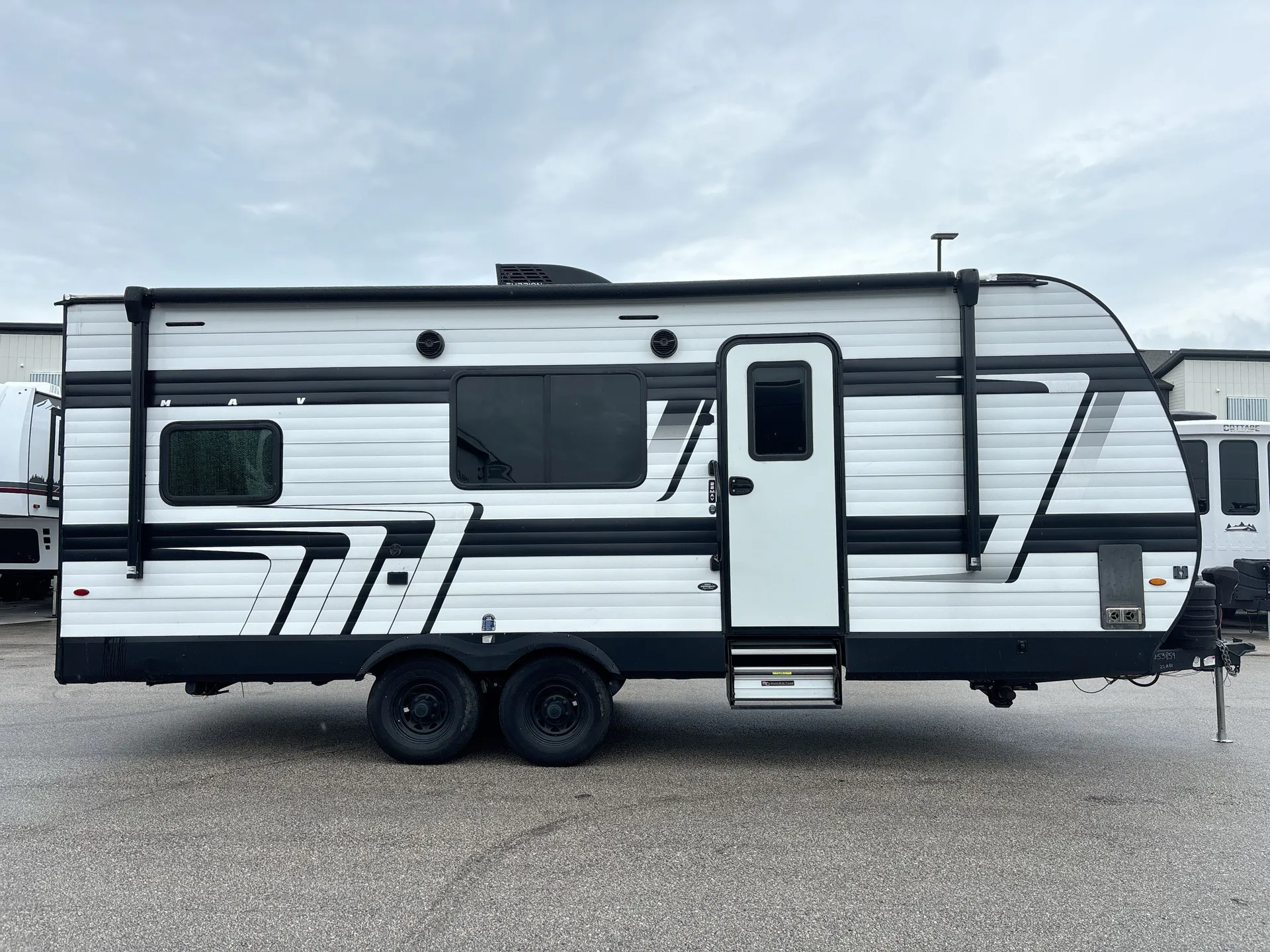2024 Grand Design Momentum MAV 22MAV — campside