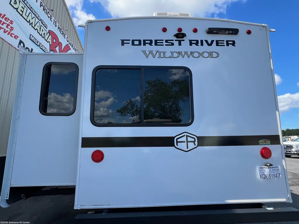 2025 Forest River Wildwood 36VBDS, Photos photo 4