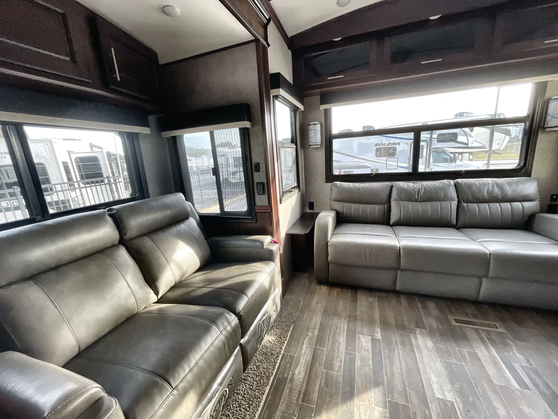 2020 Jayco Pinnacle 37MDQS — living area main