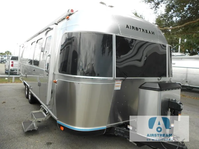 2026 Airstream Classic 28RB - Photo 2