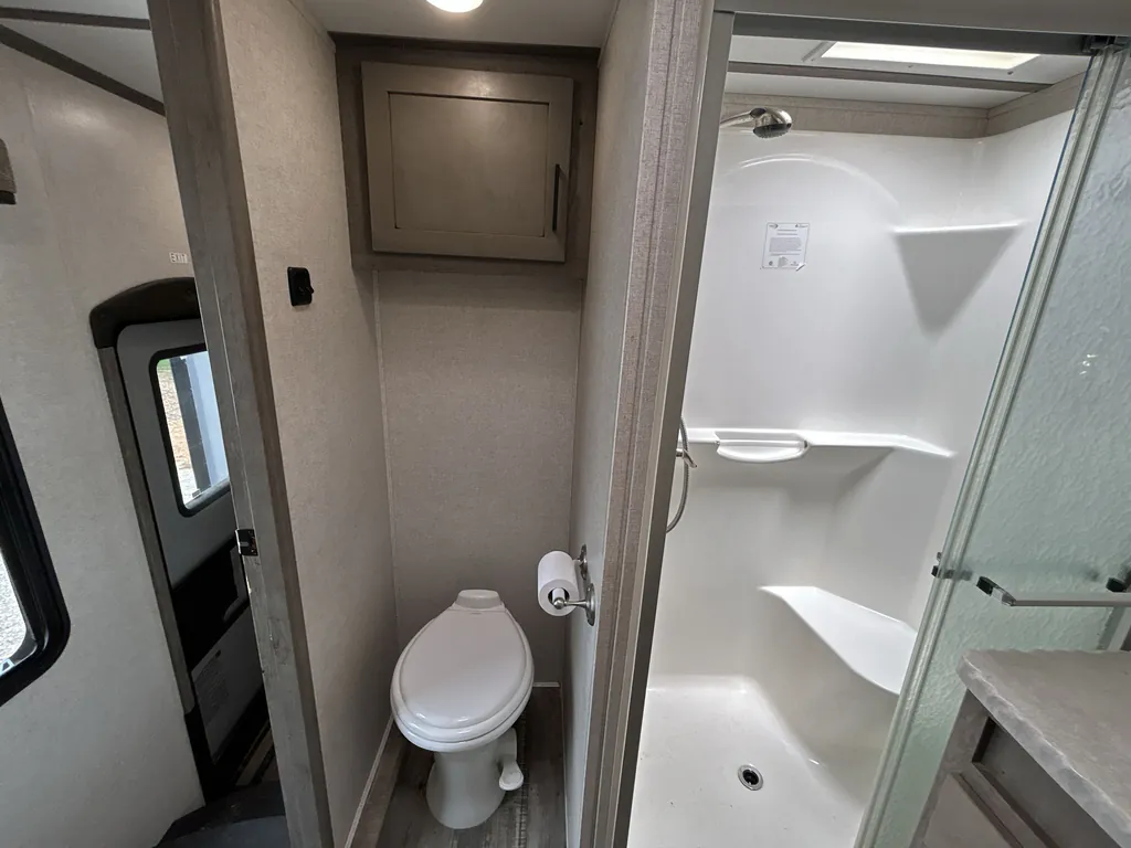 2020 Keystone Raptor 415, Photos photo 22