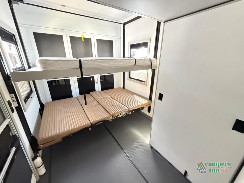2026 Brinkley Model G 4150, Photos photo 23