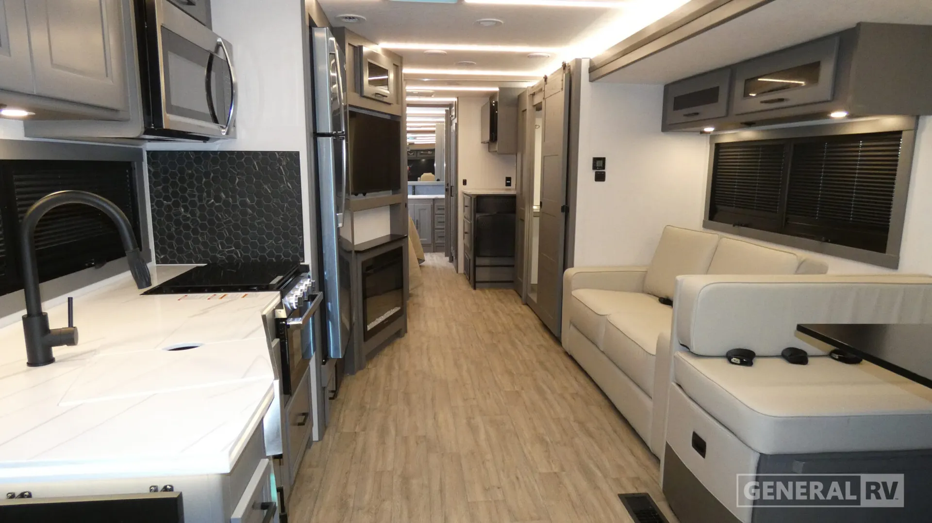 2026 Coachmen Mirada 35ES - Photo 3