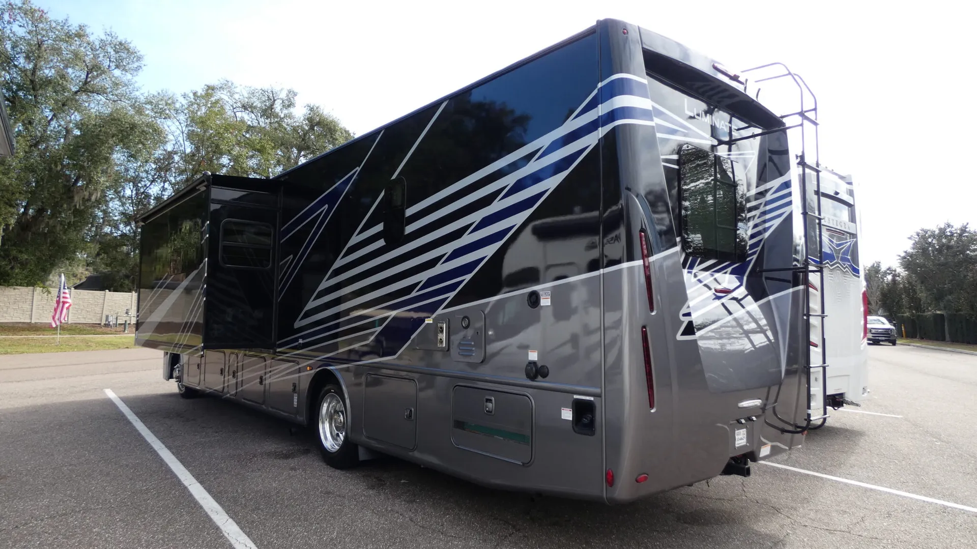 2026 Thor Motor Coach Luminate CC35 - Photo 4