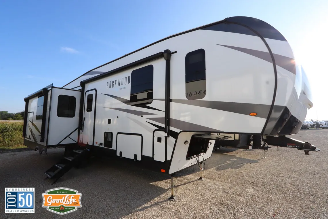 2024 Forest River Rockwood Signature 372RL - Photo 2