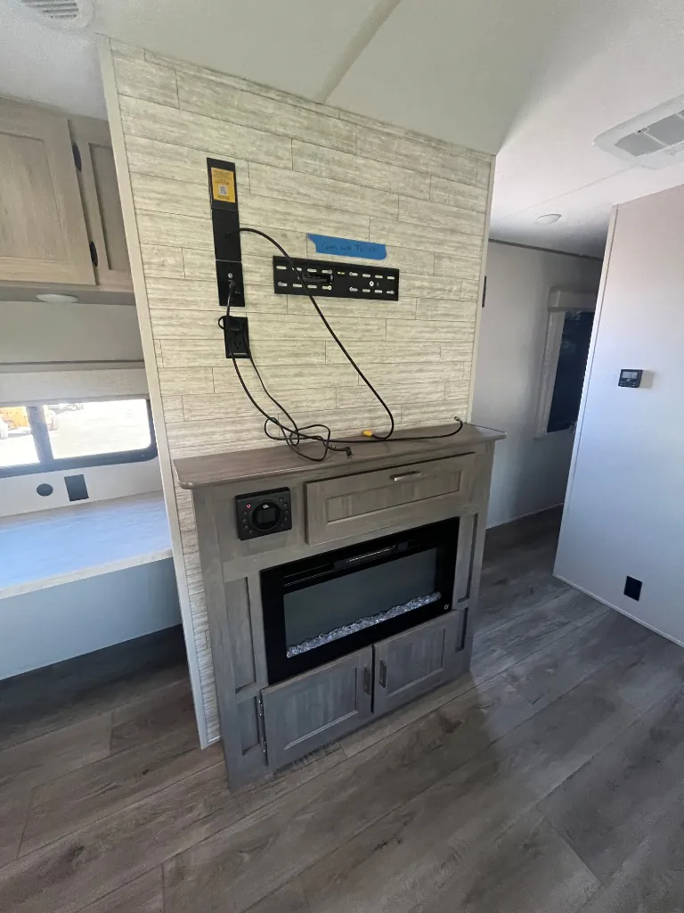 2024 Coachmen Catalina Legacy Edition 333FKTS, Photos photo 29