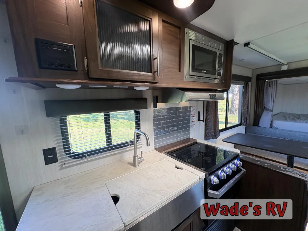 2019 Forest River Cherokee Grey Wolf 19SM, Photos photo 20