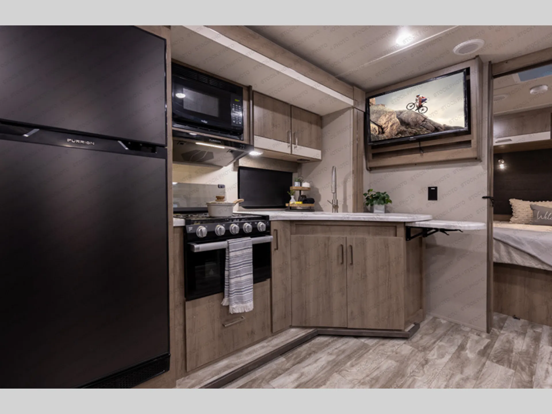2022 Grand Design Imagine XLS 23BHE - Photo 3