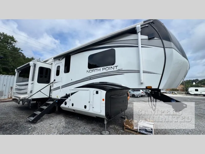 2024 Jayco North Point 310RLTS - Photo 3