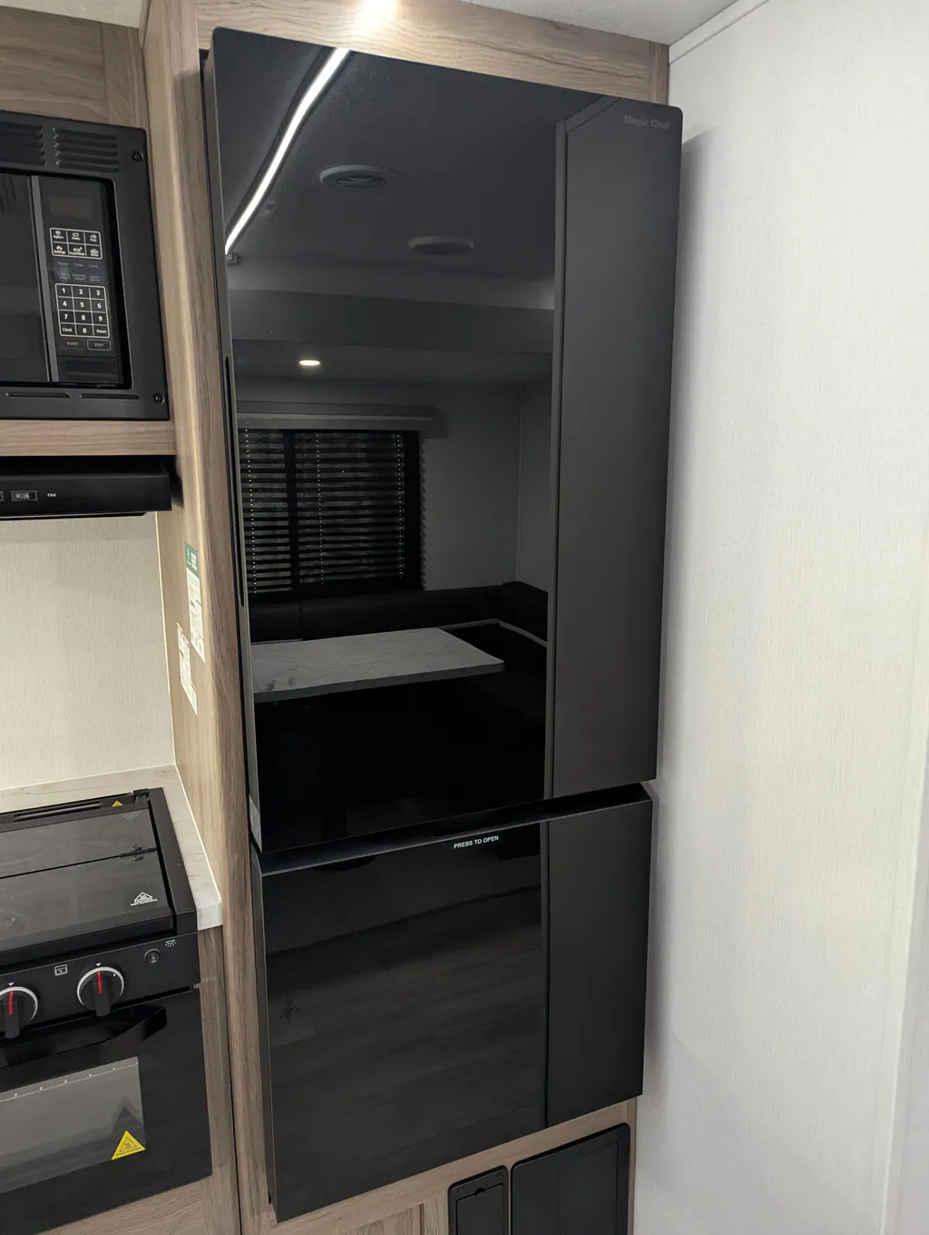 2026 Coachmen Freedom Express Select 30SE, Photos photo 21