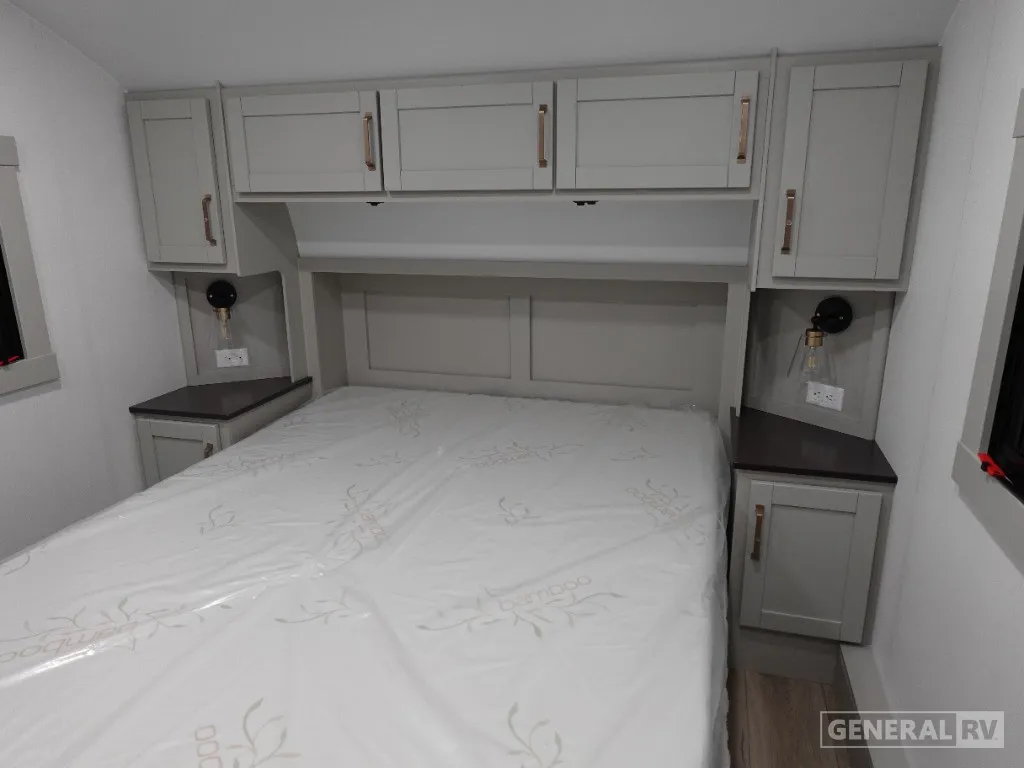 2026 Brinkley Model Z 2810, Photos photo 8