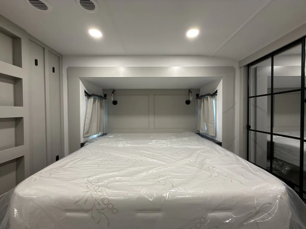 2026 Brinkley Model Z 3600, Photos photo 31