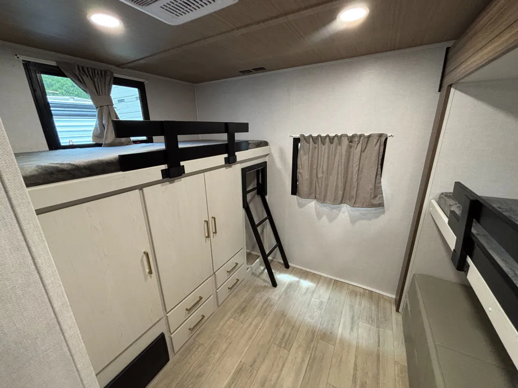 2027 Forest River Vibe 3400BH, Photos photo 16