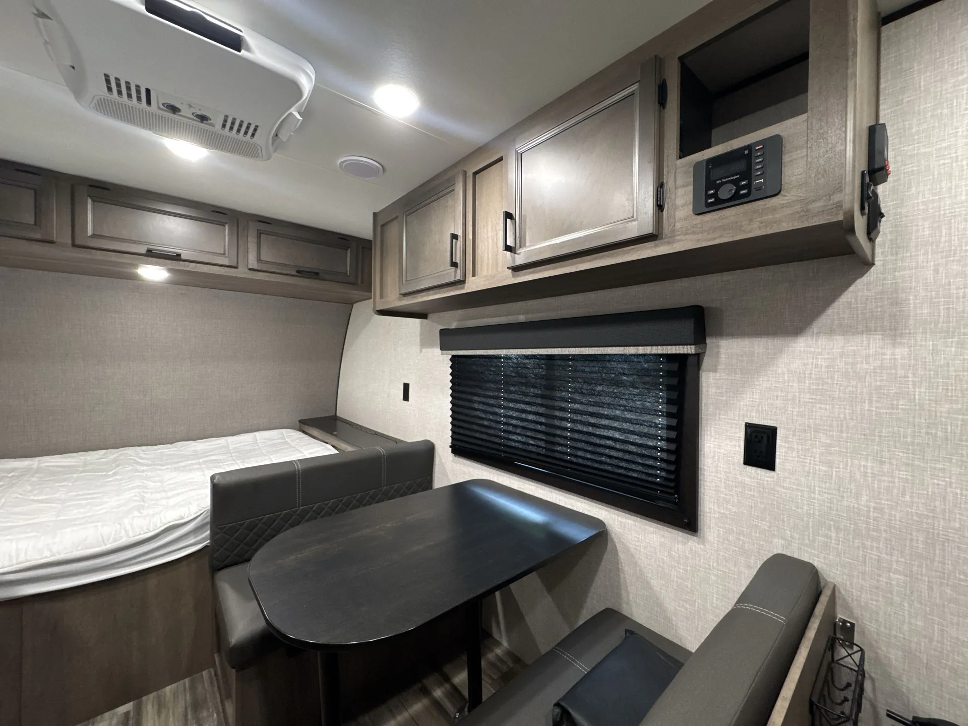 2023 Starcraft Autumn Ridge 172FB — living area main
