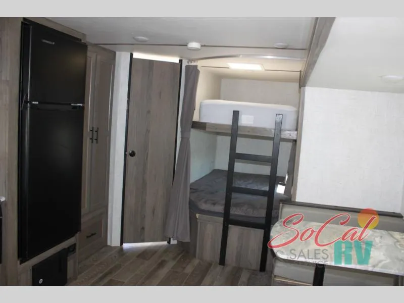 2021 Gulf Stream RV Enlighten 279BH - Photo 4