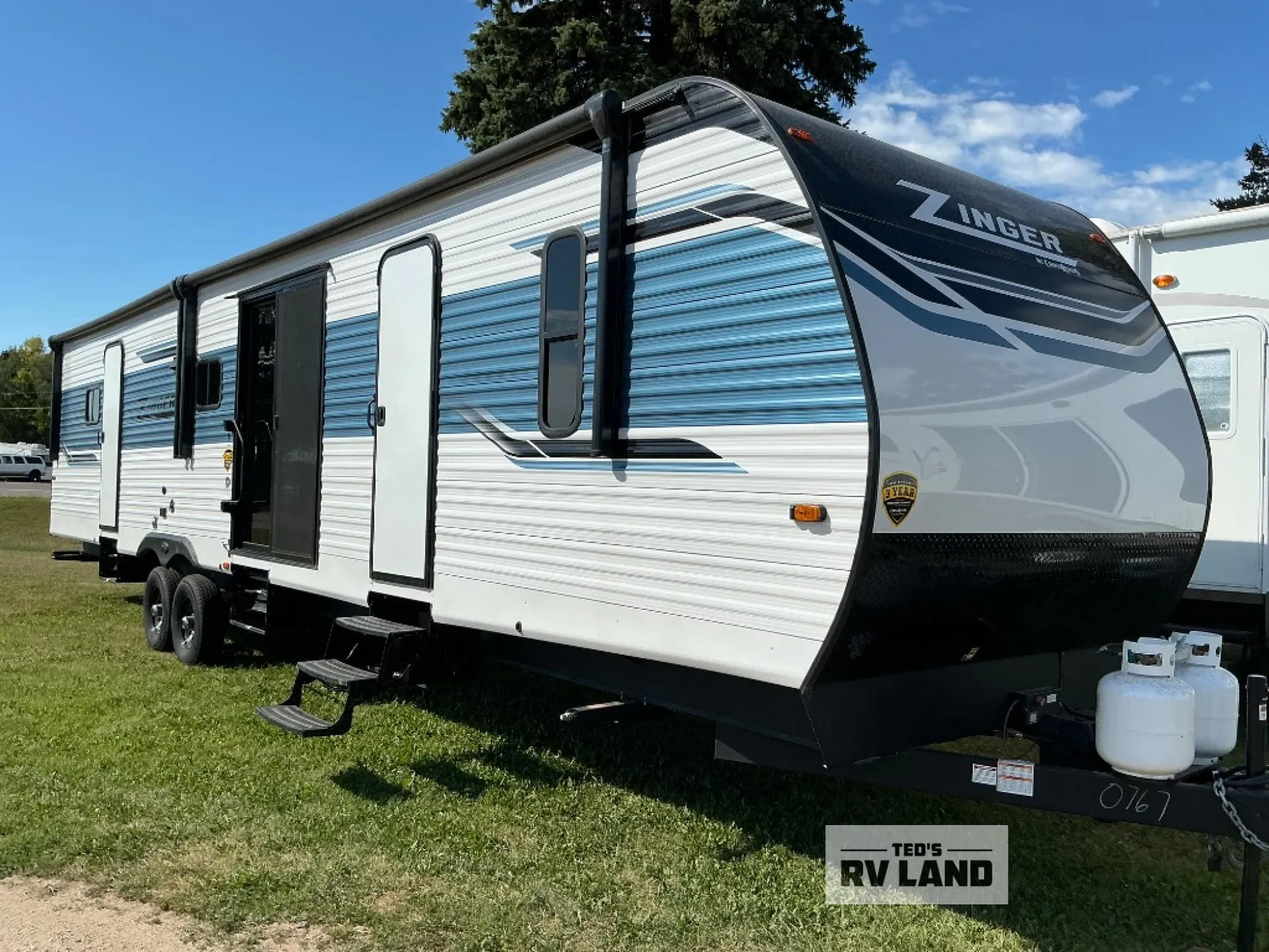 2024 CrossRoads Zinger 390DB - Photo 2