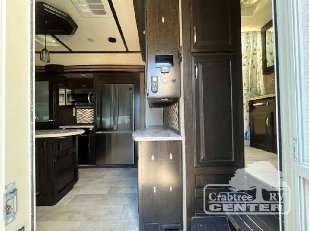 2015 Grand Design Momentum 380TH - Photo 3
