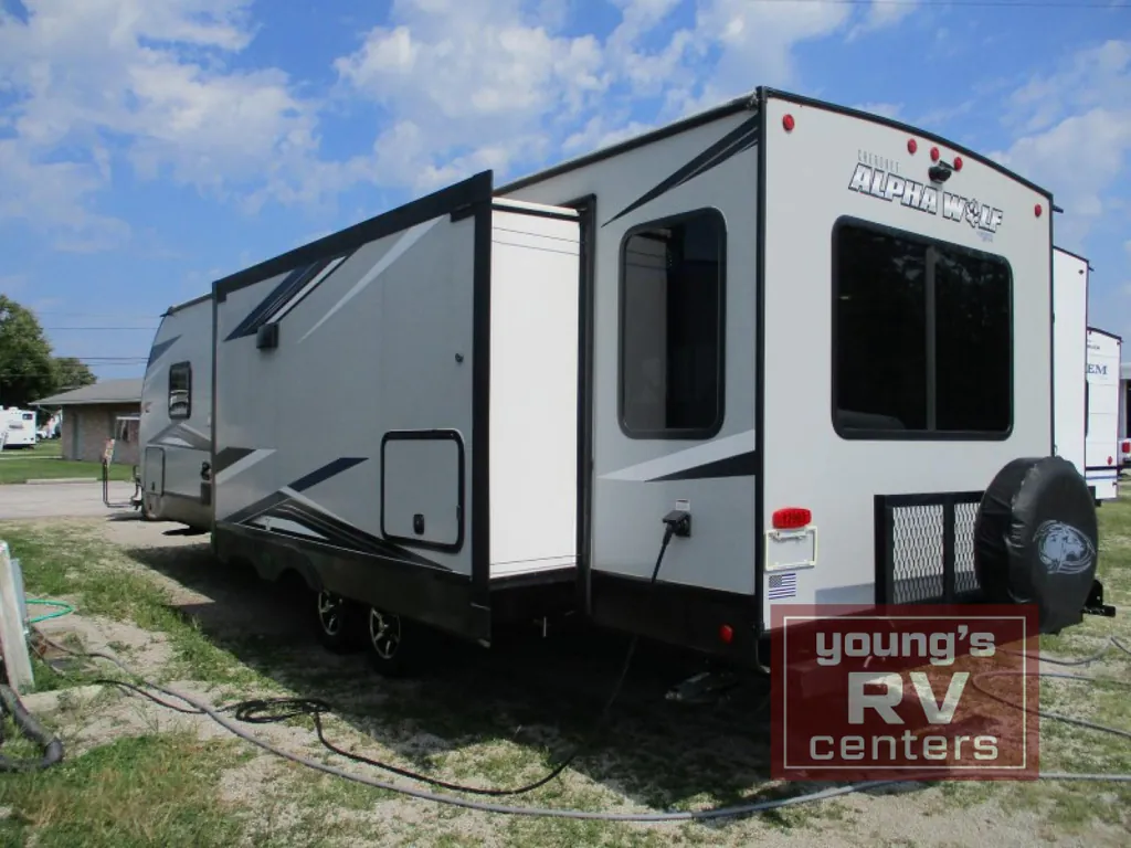 2022 Forest River Cherokee Alpha Wolf 26RL-L, Photos photo 4
