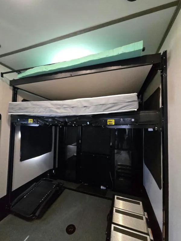2021 Keystone Raptor 423, Photos photo 14