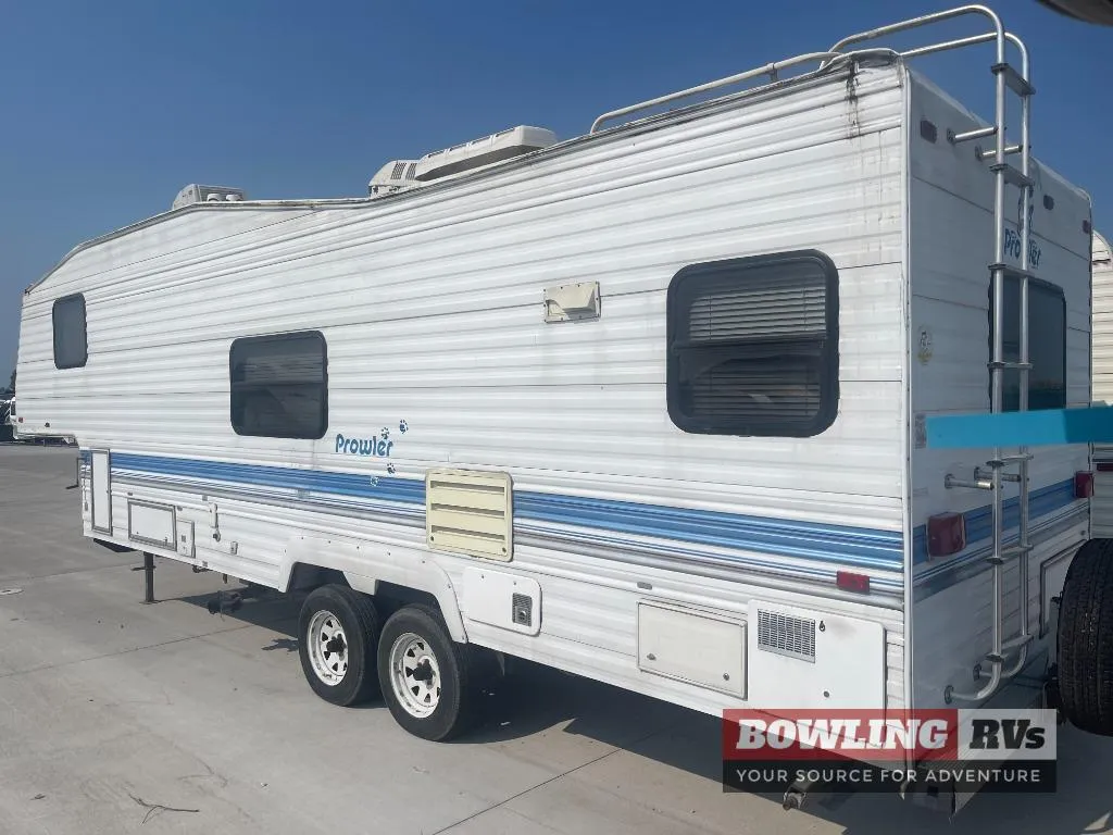 1995 Fleetwood Fleetwood Prowler 28 5D - Photo 2