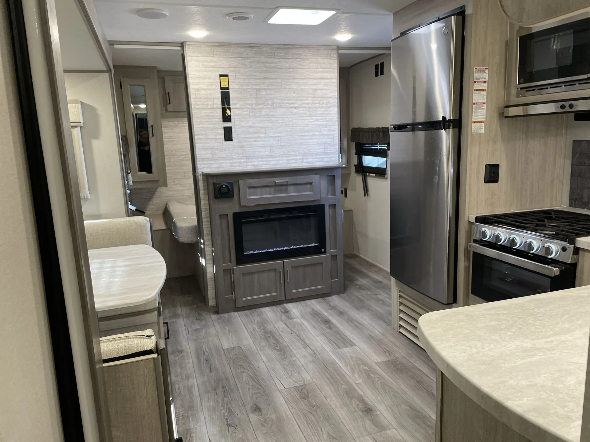 2024 Coachmen Catalina Trail Blazer 29THS — living area main