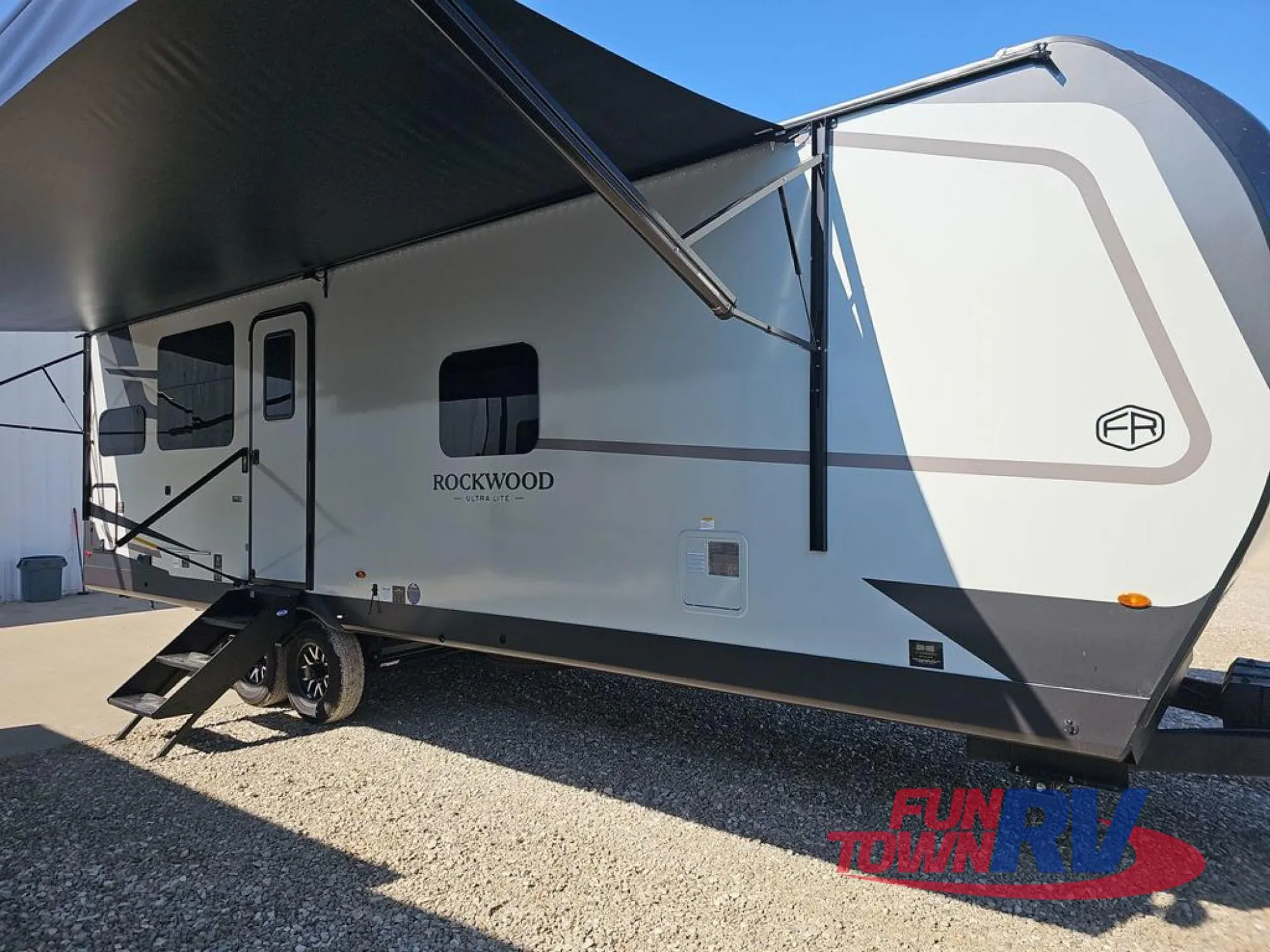 2027 Forest River Rockwood Ultra Lite 2711RK - Photo 3