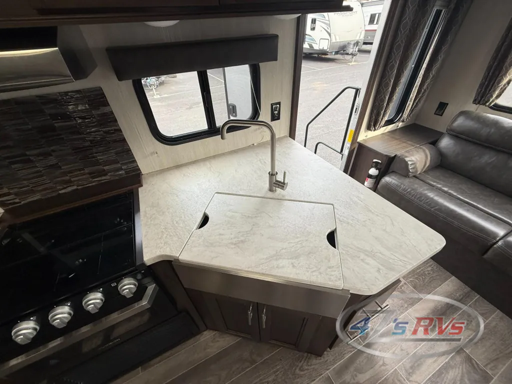 2019 Forest River Cherokee Grey Wolf 23MK, Photos photo 18