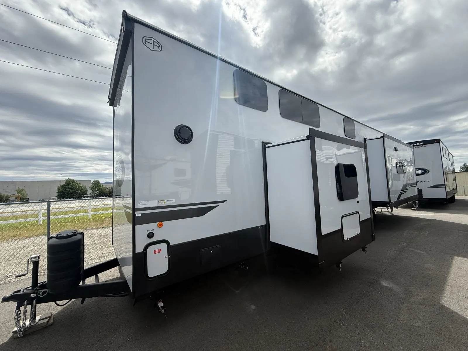 2026 Forest River Cherokee Timberwolf Black Label 39JMBL - Photo 4