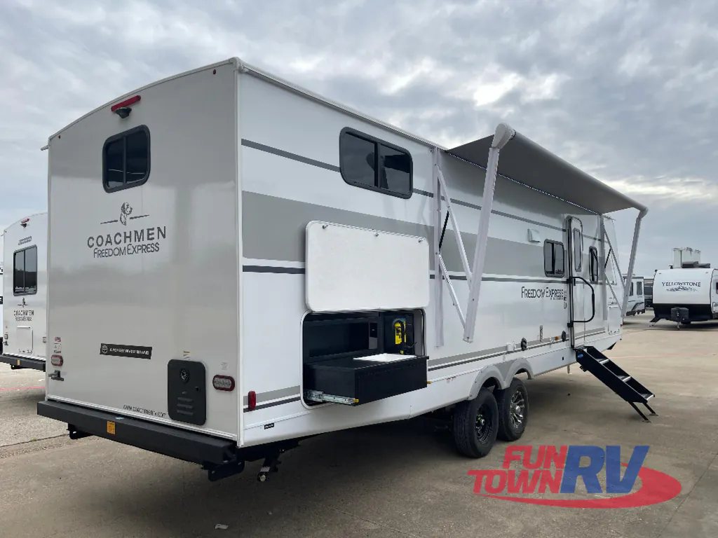 2026 Coachmen Freedom Express Select 30SE, Photos photo 5