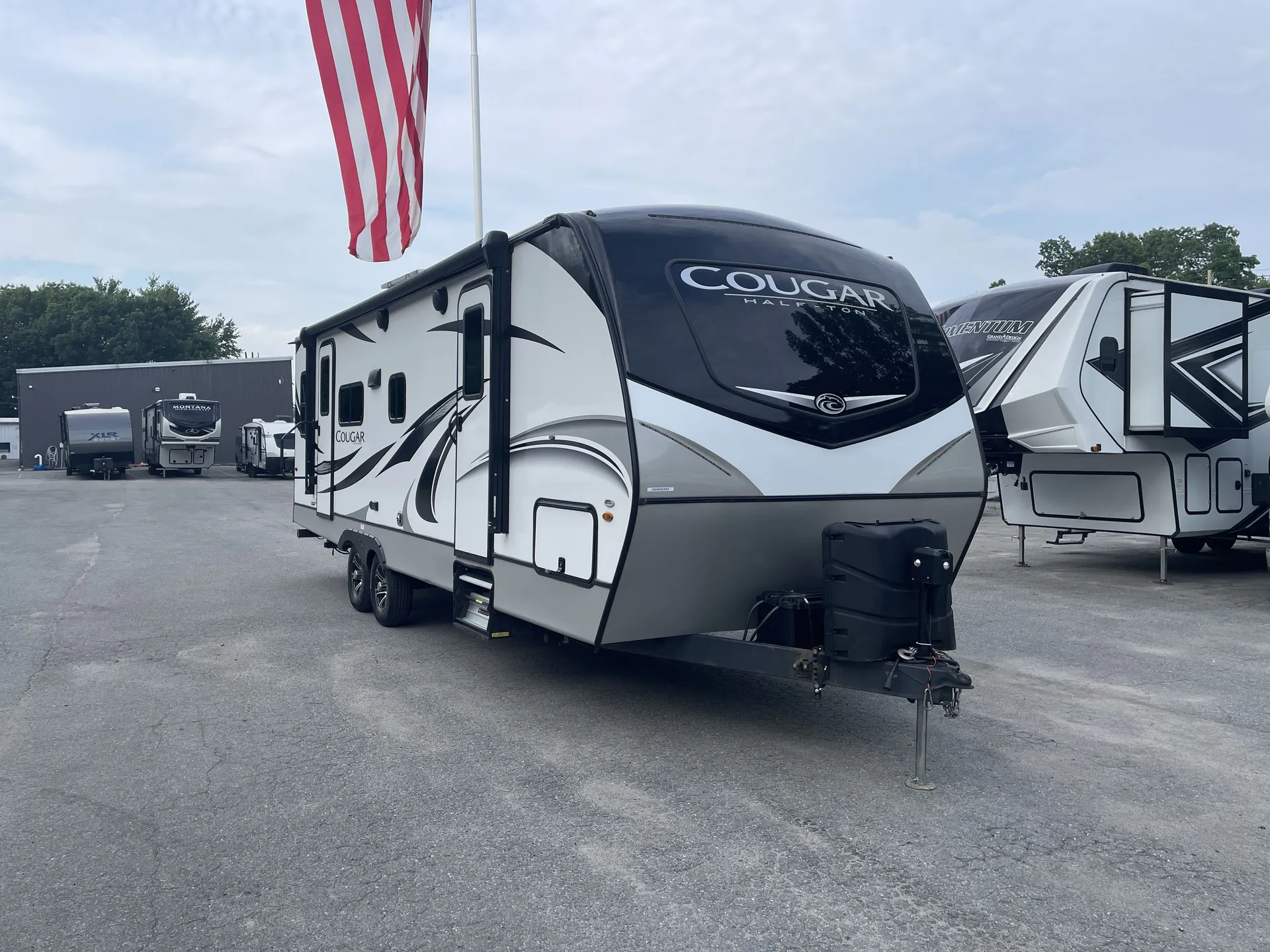 2022 Keystone Cougar Half-Ton 25RDS - Photo 2