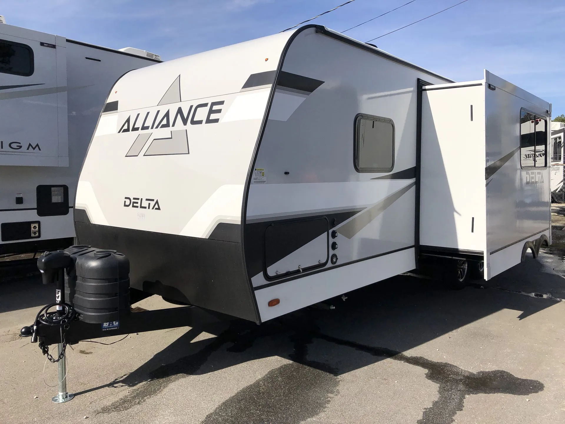 2025 Alliance RV Delta BH241 - Photo 4