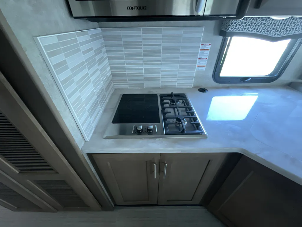 2022 Thor Motor Coach Magnitude RS36, Photos photo 10