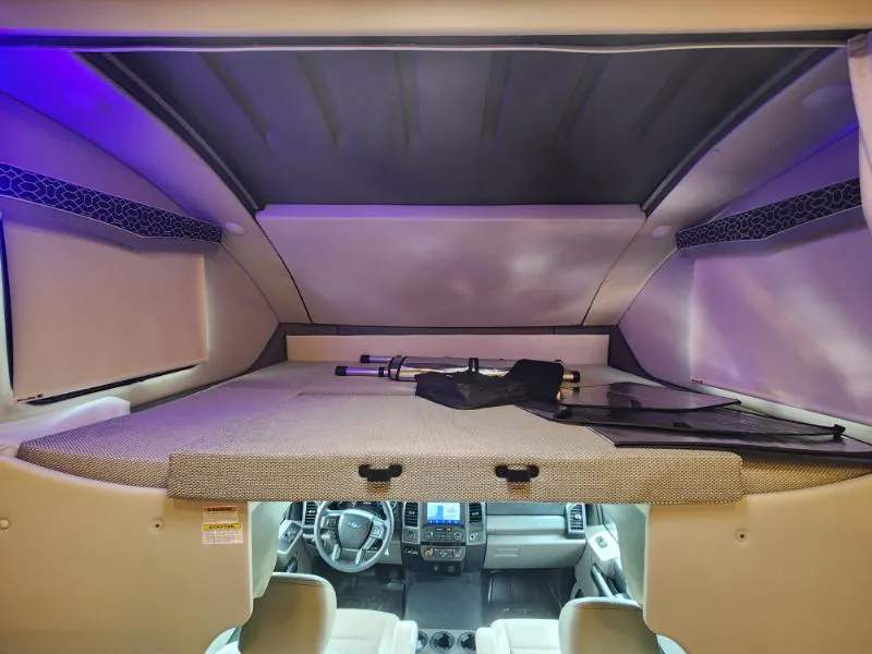 2022 Thor Motor Coach Magnitude Super C XG32, Photos photo 3