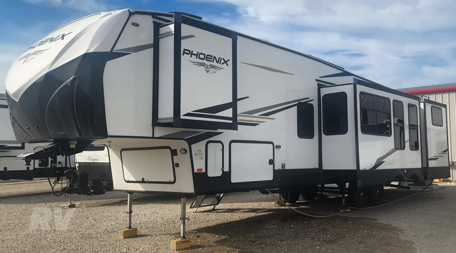 2022 Shasta Phoenix 367BH - Photo 3