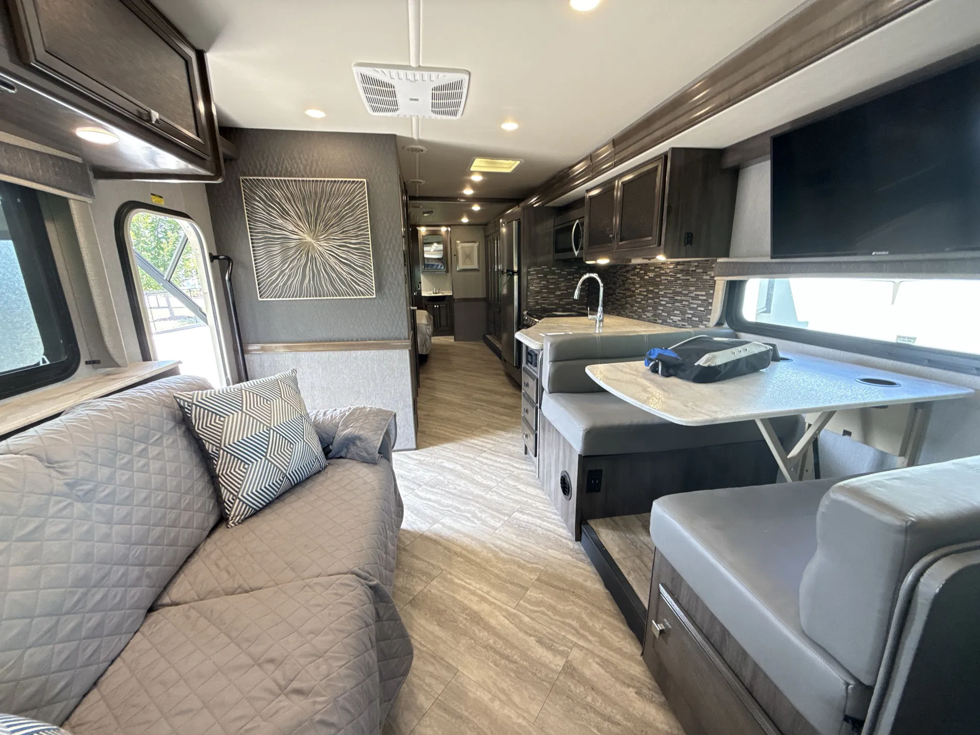 2020 Holiday Rambler Invicta 33HB — living area main