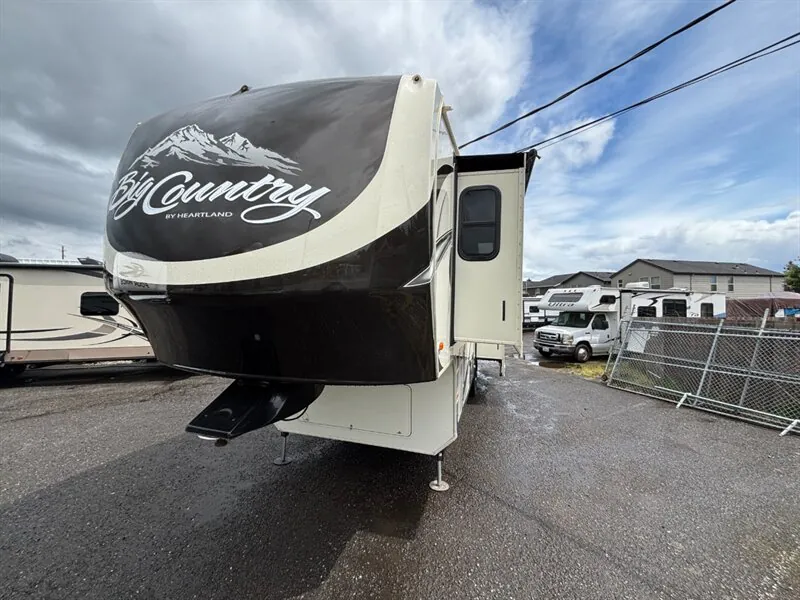 2015 Heartland Big Country 3070RE - Photo 4