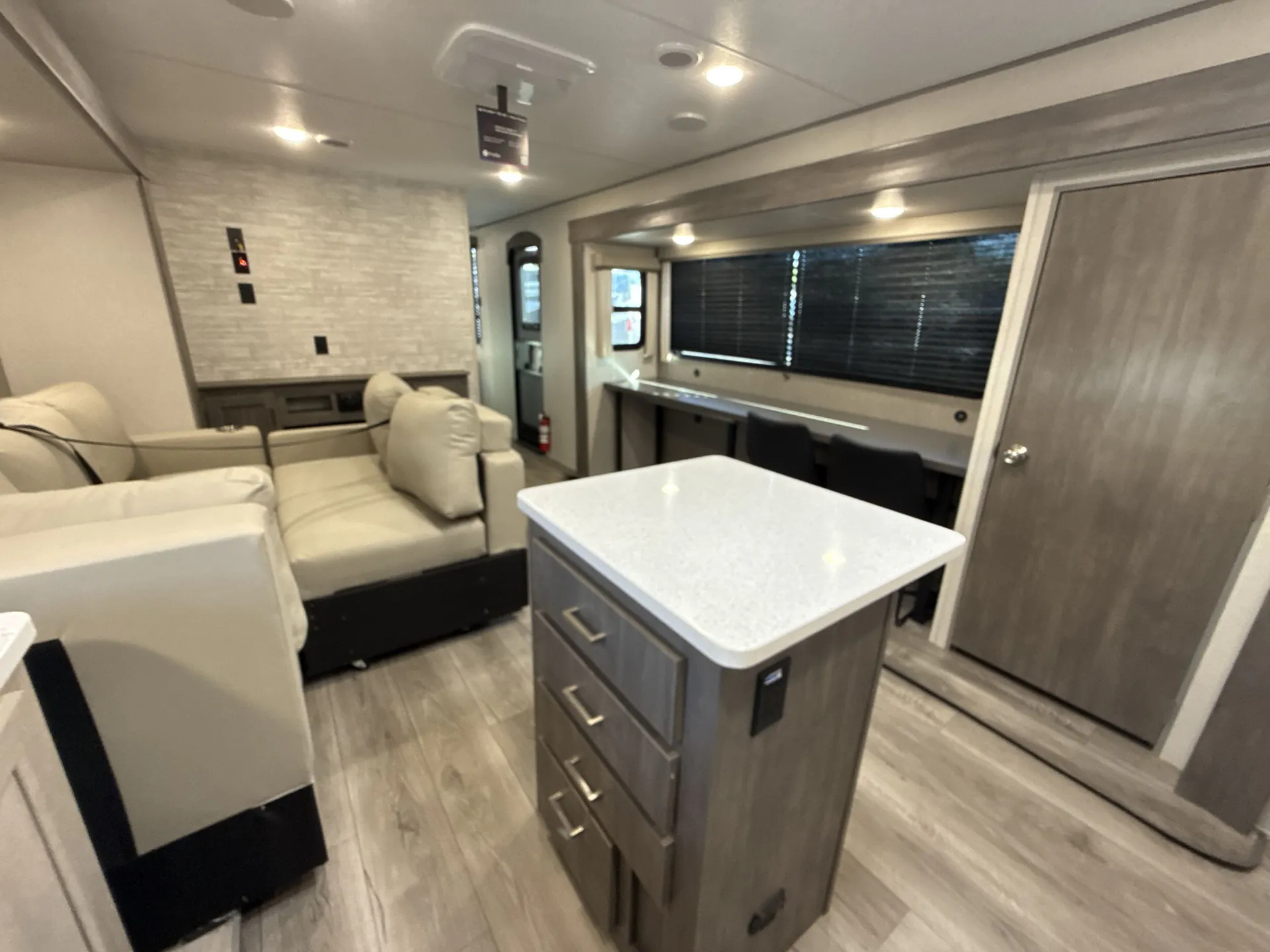 2026 Coachmen Catalina Legacy 323MAZE — living area main