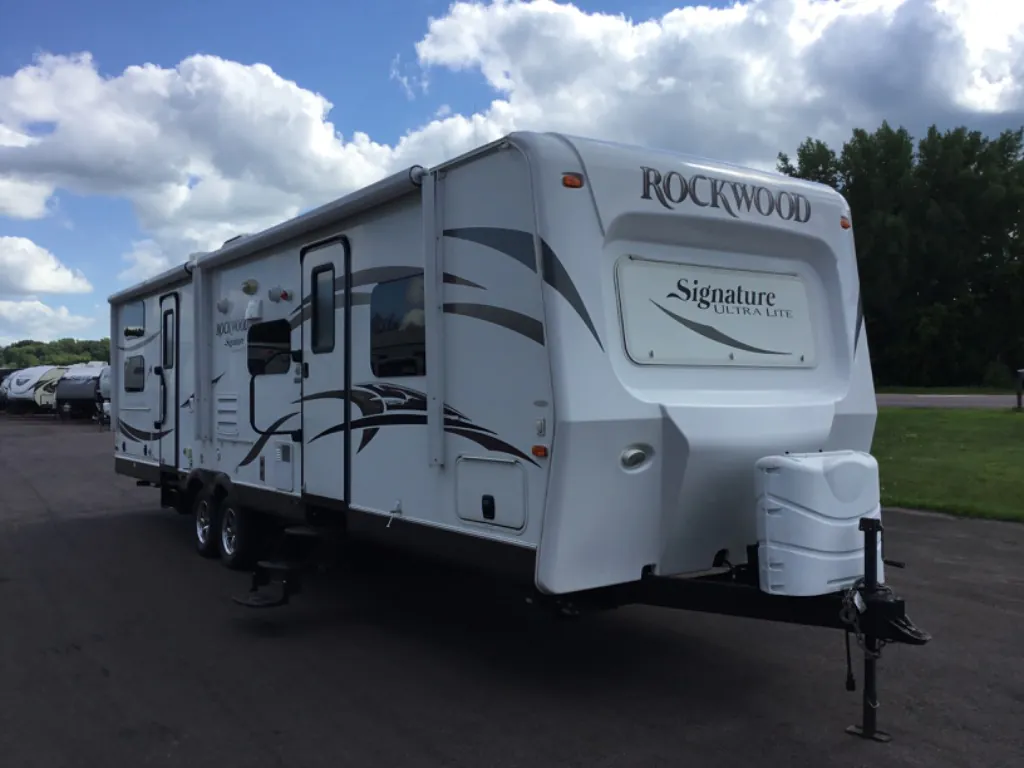 2015 Forest River RV Rockwood Signature Ultra Lite 8311WS - Photo 2