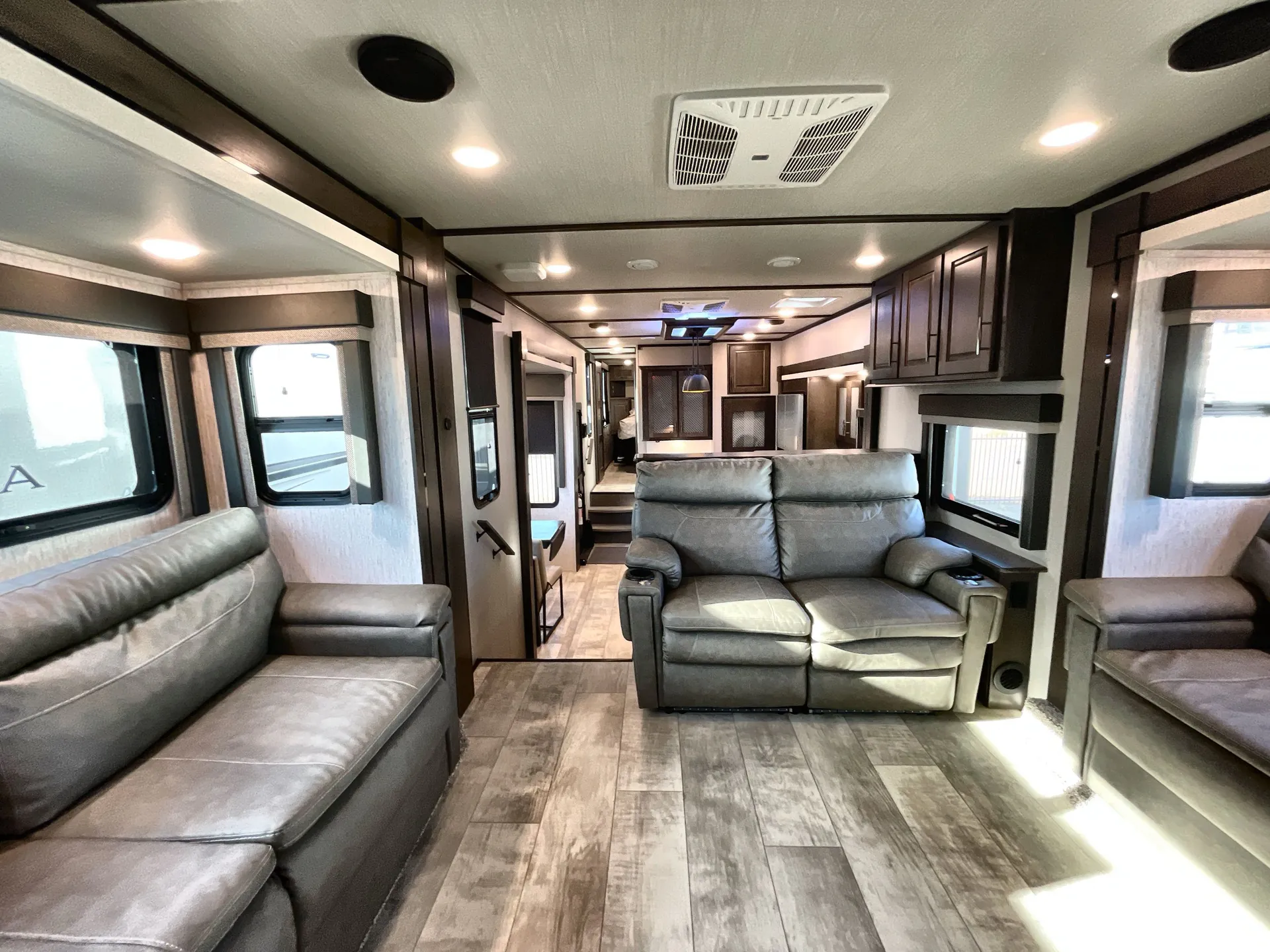 2021 Grand Design Momentum 376THS — living area main