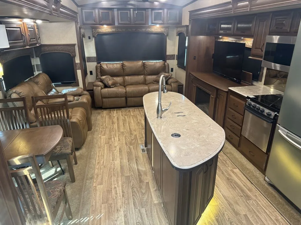 2015 Jayco Pinnacle 36FBTS, Photos photo 7