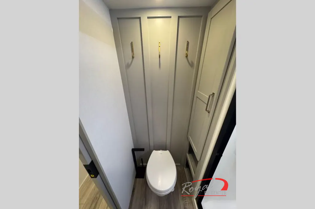 2026 Brinkley Model Z 3610, Bathroom photo 3