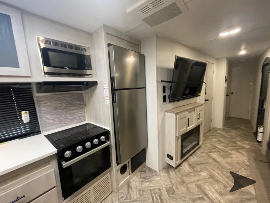 2023 Forest River Wildcat 303MBX, Photos photo 3