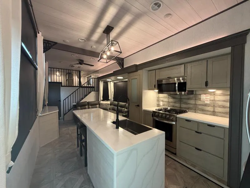 2024 Forest River Salem Grand Villa 42VIEW - Photo 4
