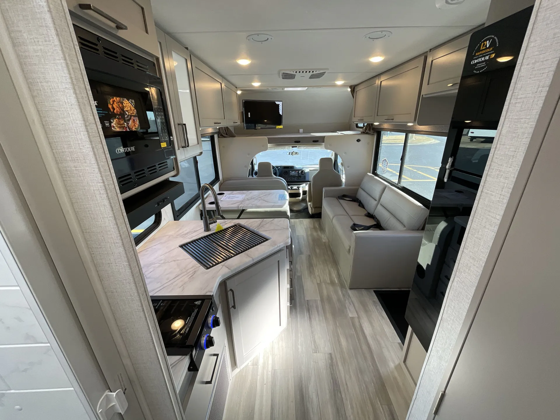 2026 Thor Motor Coach Coleman 28EZ — living area main
