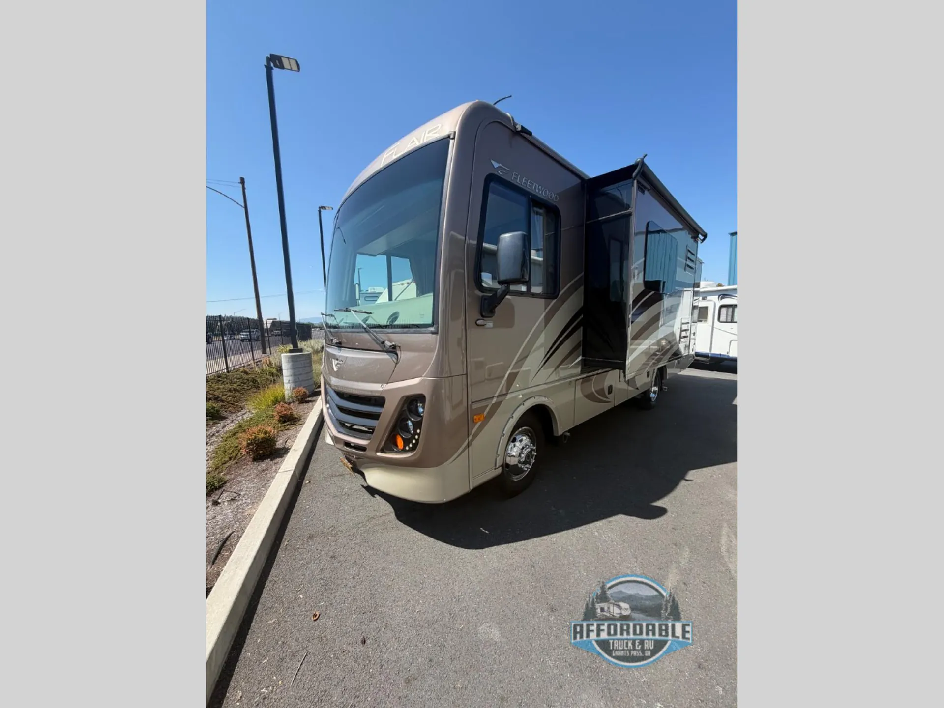 2016 Fleetwood Flair 28A - Photo 3