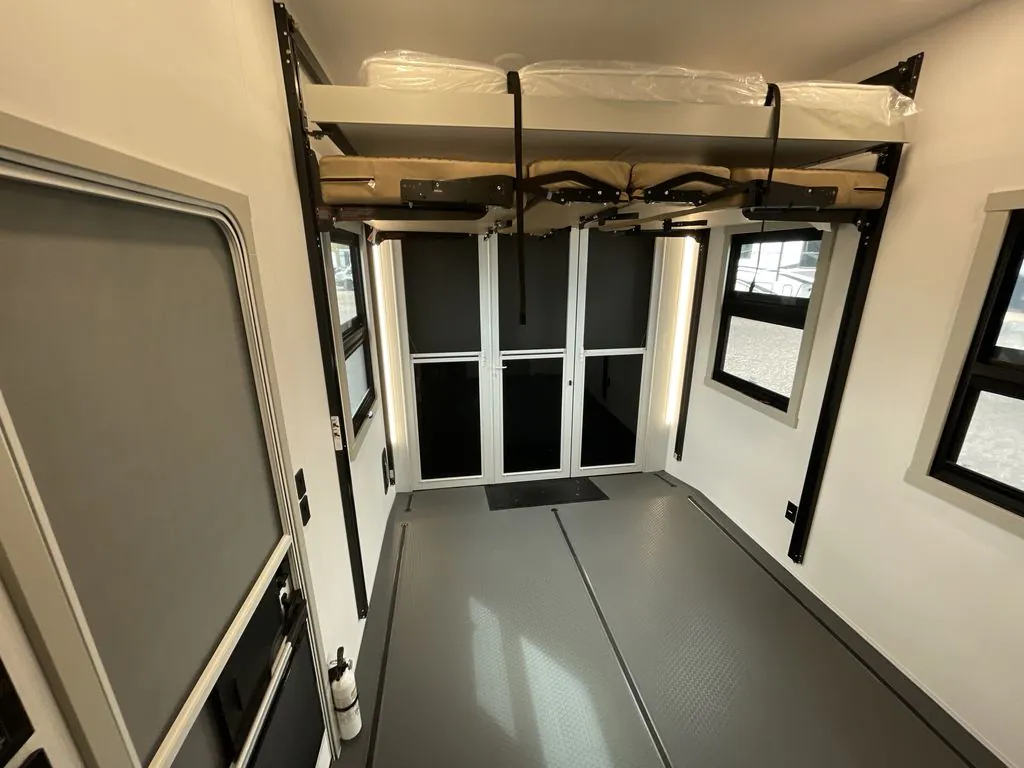 2026 Brinkley Model G 3970, Photos photo 17