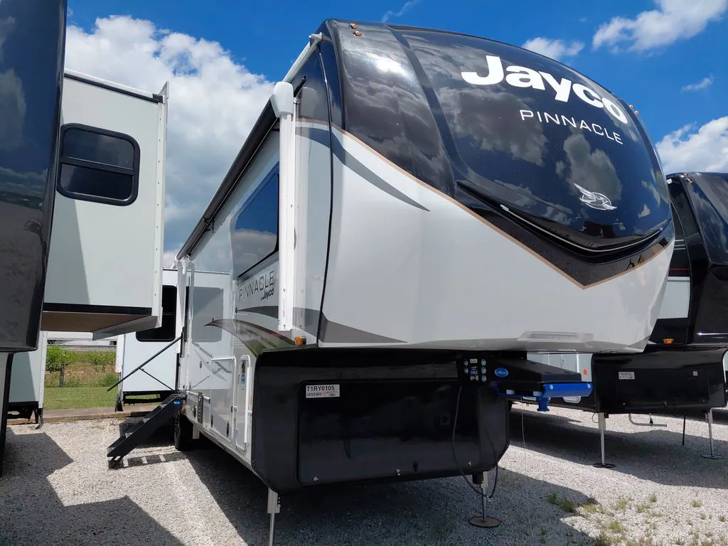 2026 Jayco Pinnacle 38SSWS - Photo 2