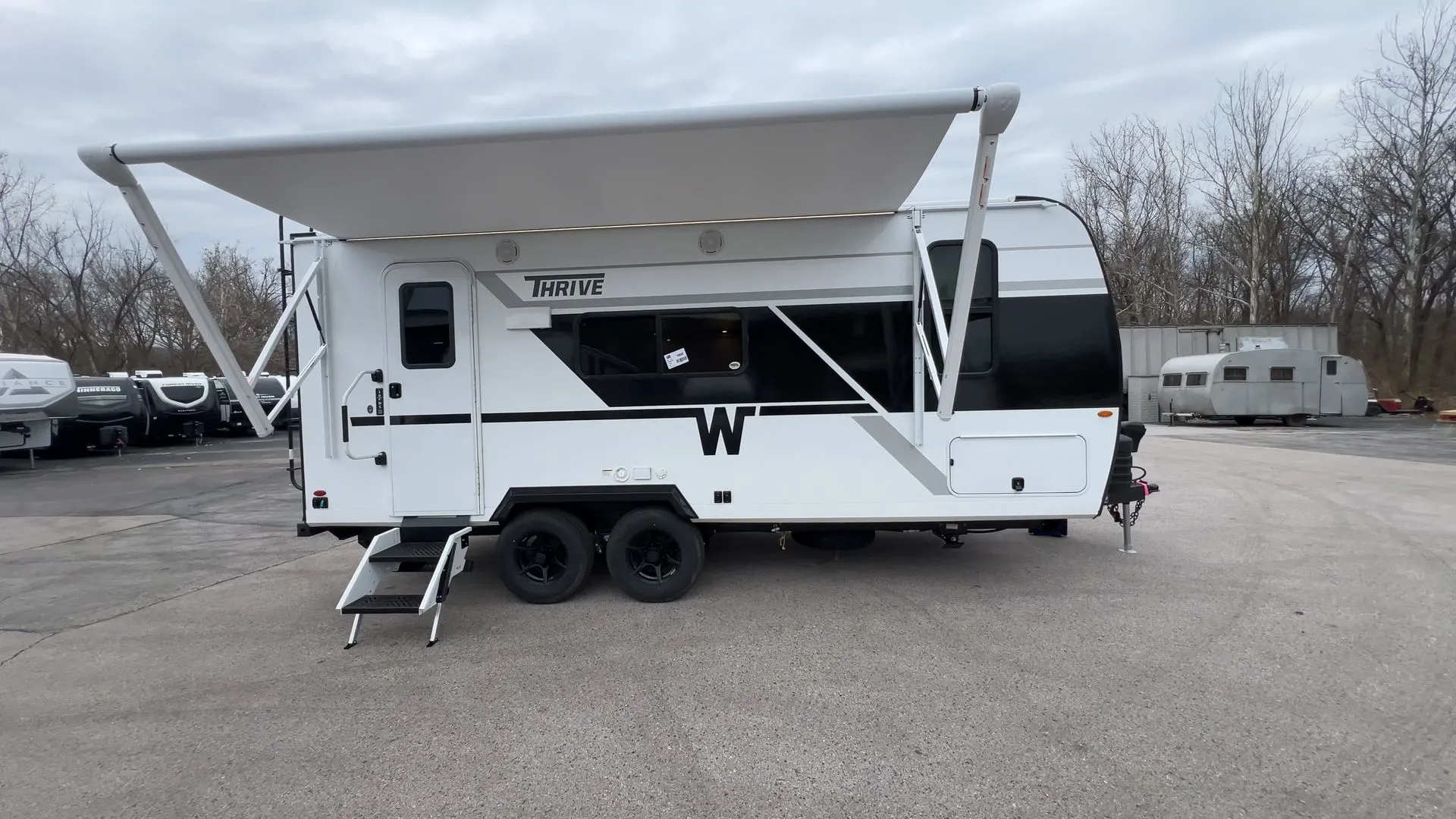 2026 Winnebago Thrive 18FBS - Photo 4